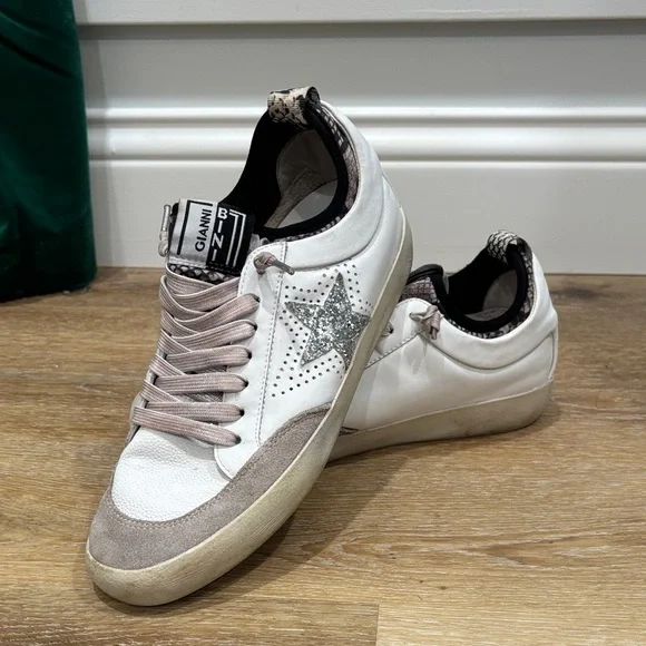 Gianni Bini White Leather Sneakers with Silver Glitter Star & Pink Laces - Picture 1 of 6